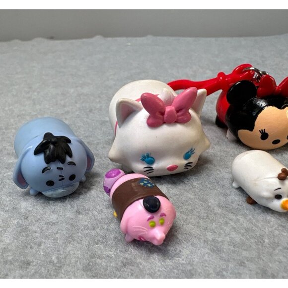 Disney Tsum Tsum Mini Figurines Lot Featuring Eeyore Minnie Olaf & More with Key - Picture 2 of 8